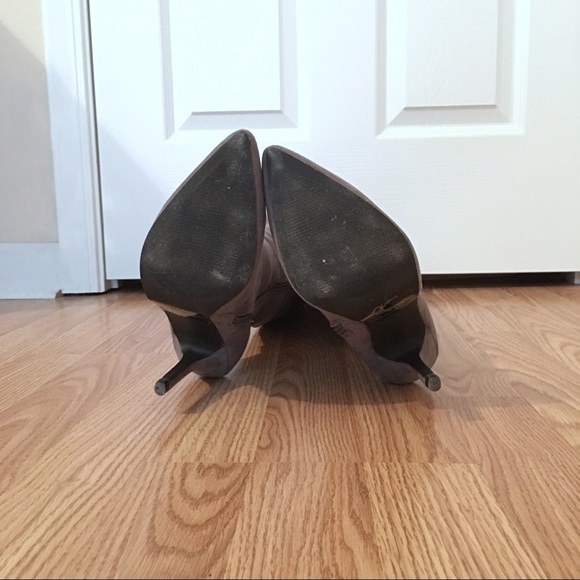 โ๏ธ EUC Gray Stone OTK Boots - Picture 6 of 6